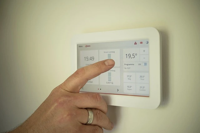 Panel sterowania temperaturą w elektrycznym systemie ogrzewania